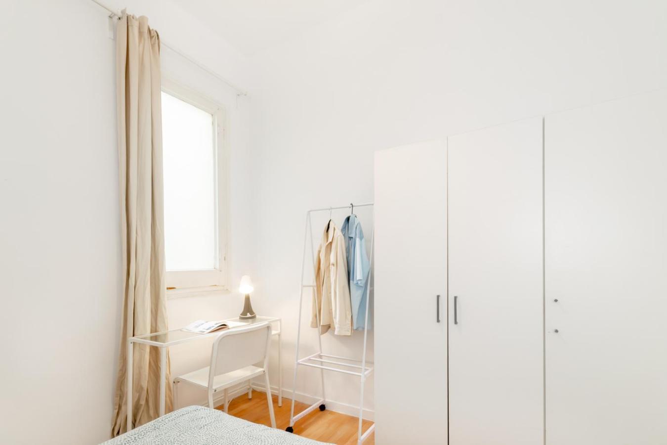 Balmes Private Rooms Barcelona Exterior photo