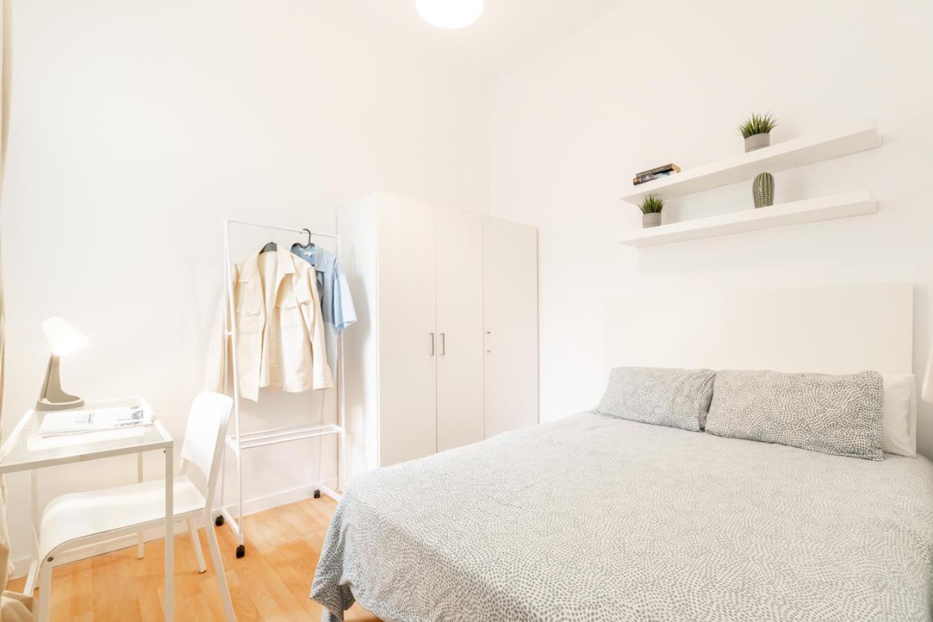 Balmes Private Rooms Barcelona Exterior photo