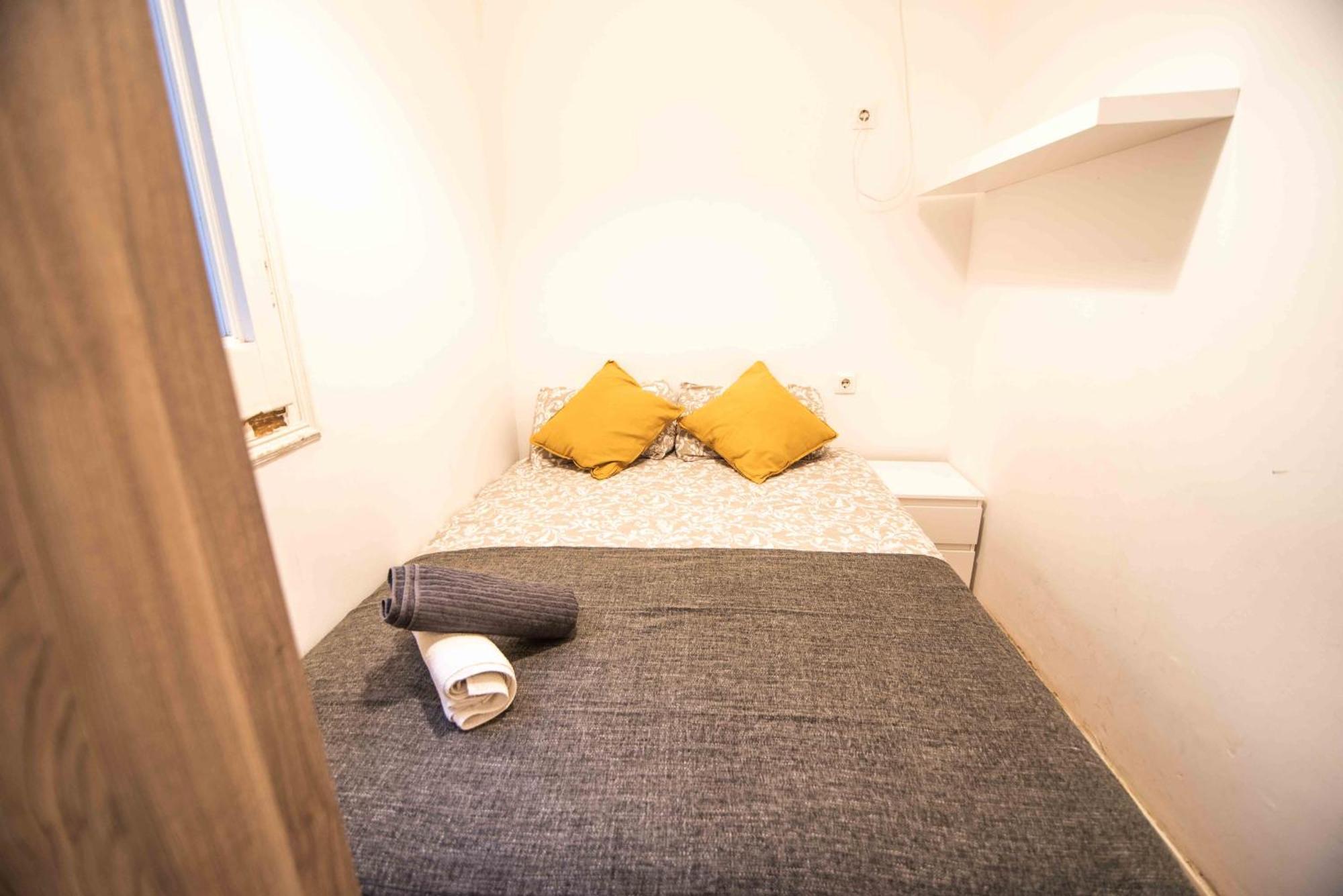Balmes Private Rooms Barcelona Exterior photo